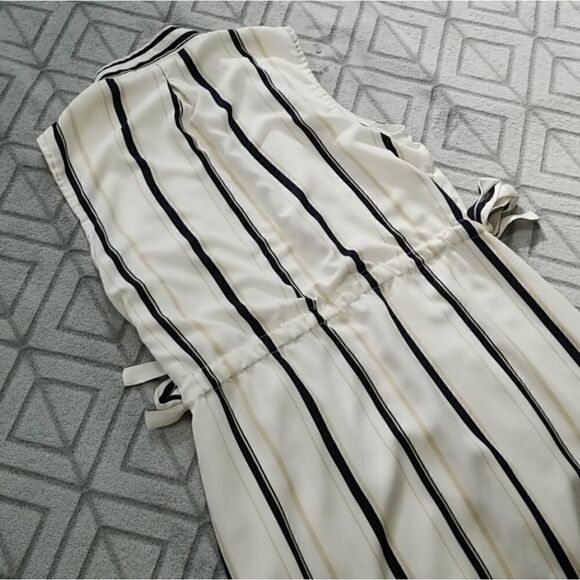 Striped Midi Dress   - Picture 6 of 9